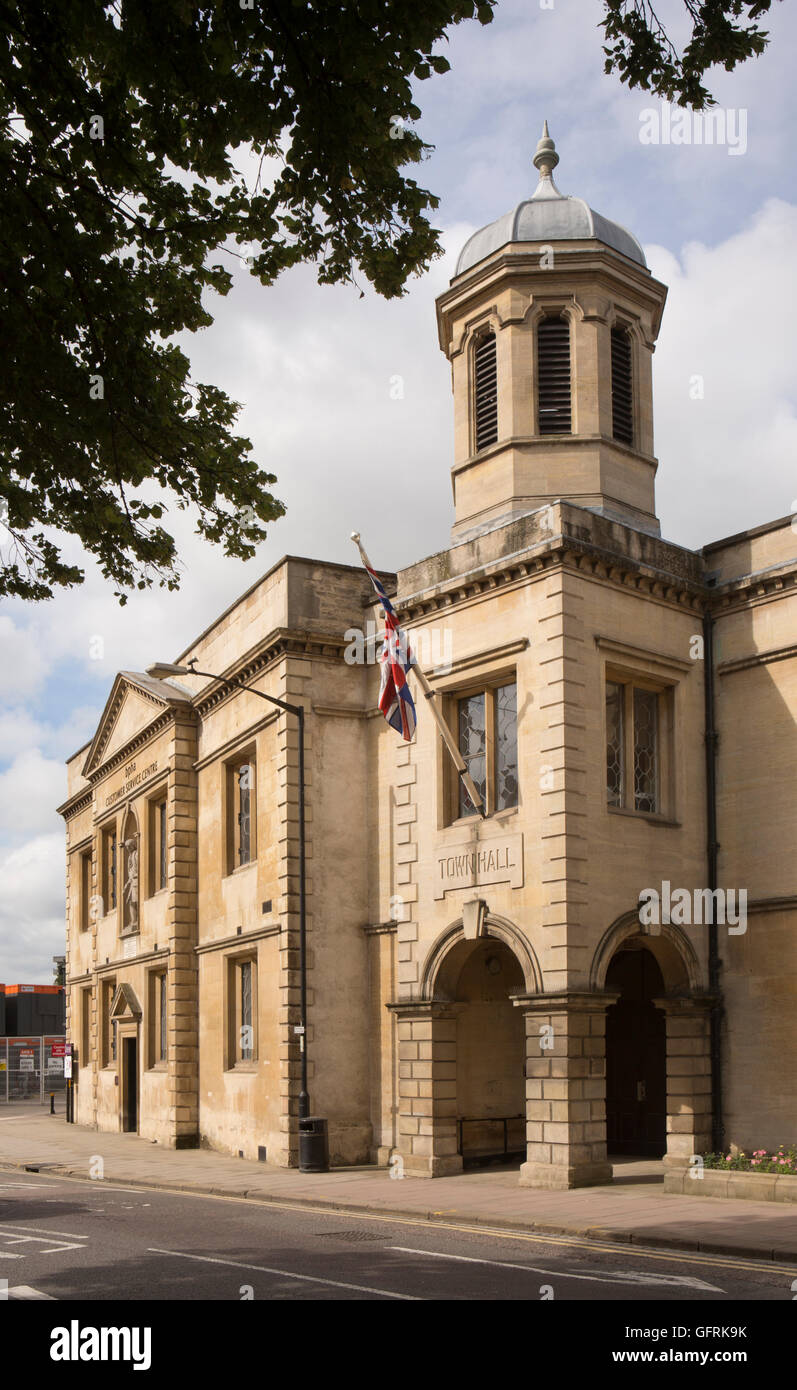 UK, England, Bedfordshire, Bedford, St Paul’s Square, Town Hall Stock Photo