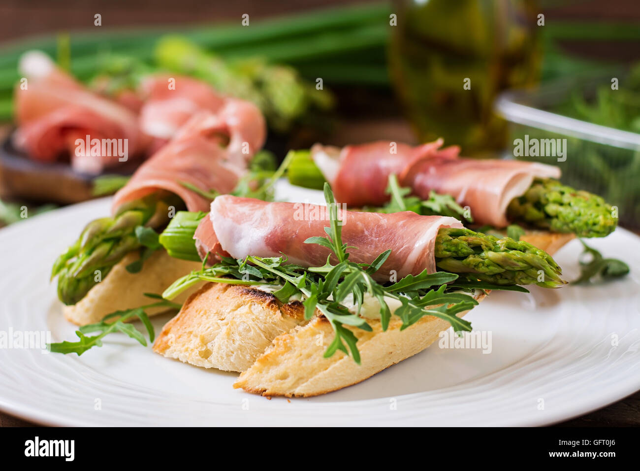 Parma ham wrapped asparagus gourmet canape hires stock photography and images Alamy