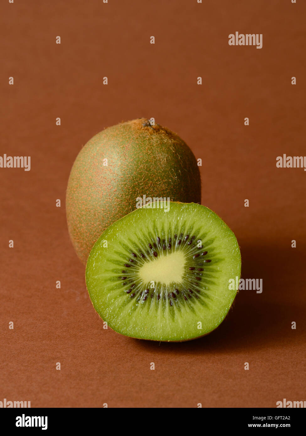 Kiwi fruit hi-res stock photography and images - Alamy