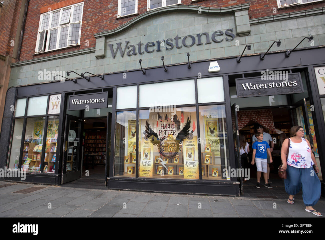 Waterstones front glass hires stock photography and images Alamy
