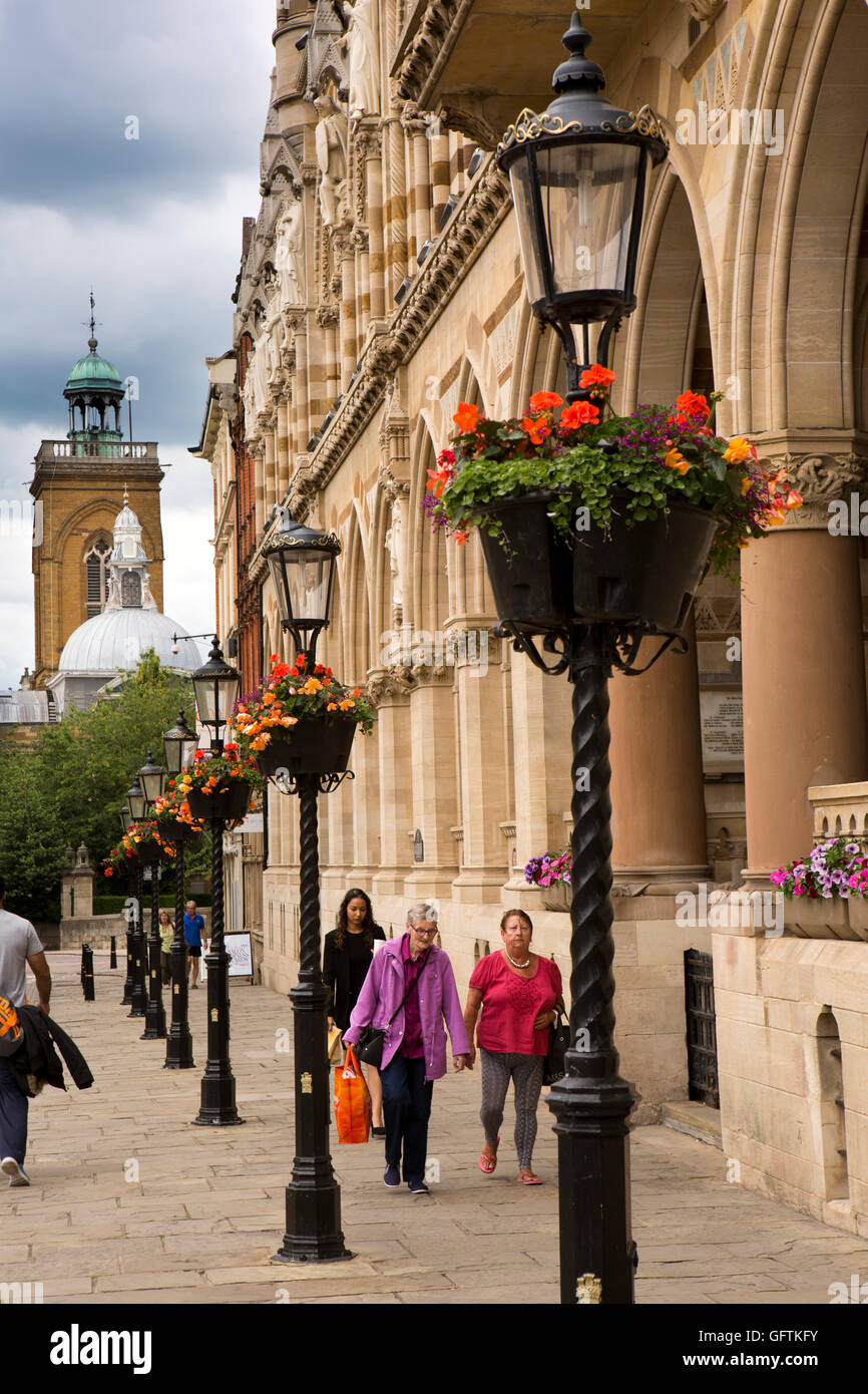 Hanging baskets on building hires stock photography and images Alamy