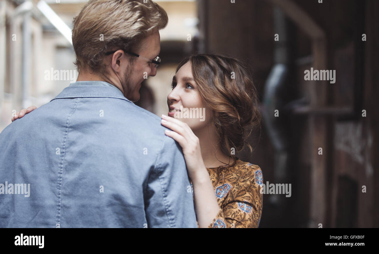 Unlocking The Mystery Why Women Prefer Shoulder Hugs - z4jajyr