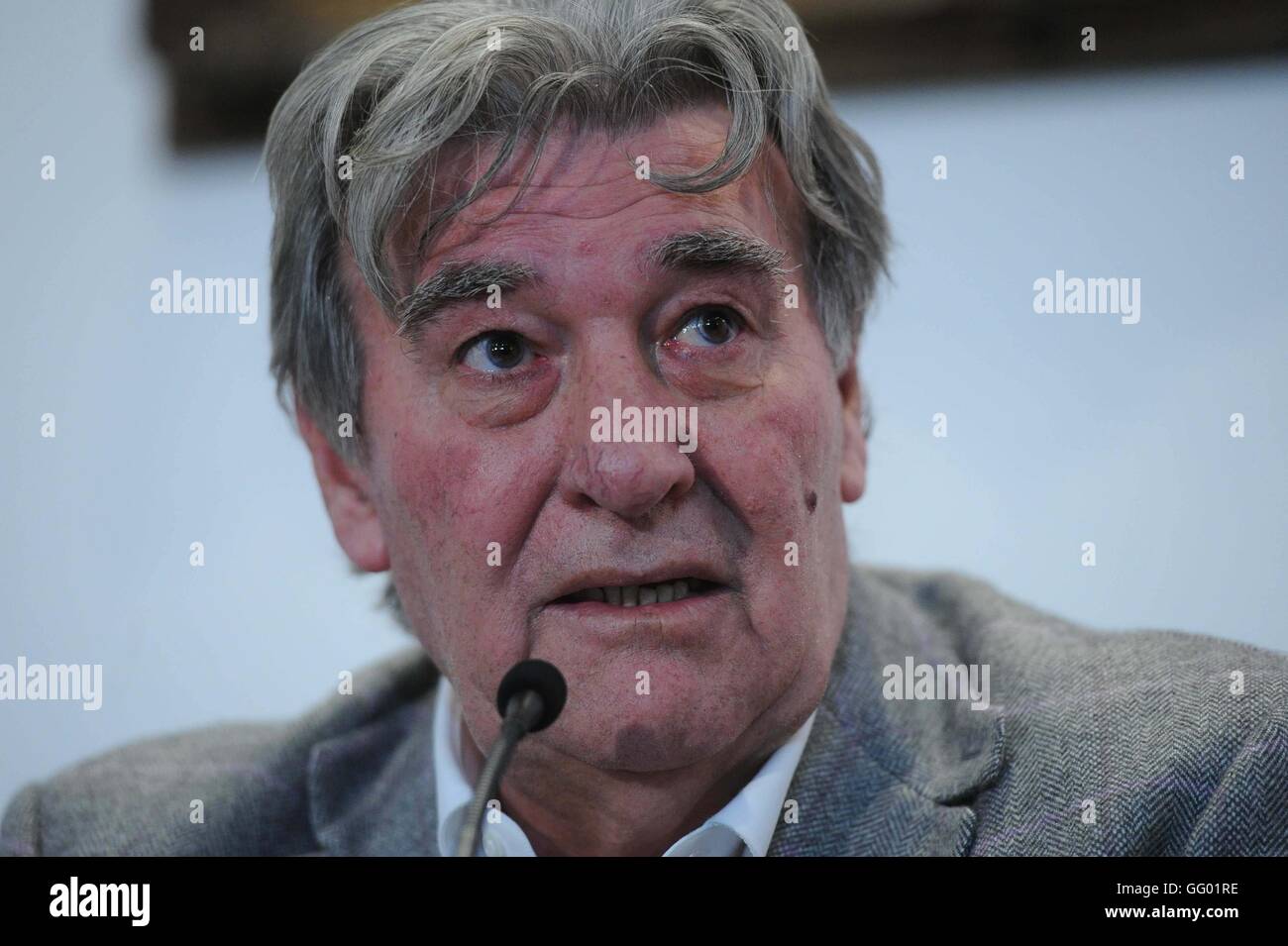 Buenos Aires, Argentina. 1st Aug, 2016. Armando Perez, Chairman of the Regularization Committee of Argentina's Football Association (AFA), takes part in a press conference in Buenos Aires, Argentina, Aug. 1, 2016. Edgardo Bauza was named coach to run the national team at the press conference Monday. © Alejandro Santa Cruz/TELAM/Xinhua/Alamy Live News Stock Photo