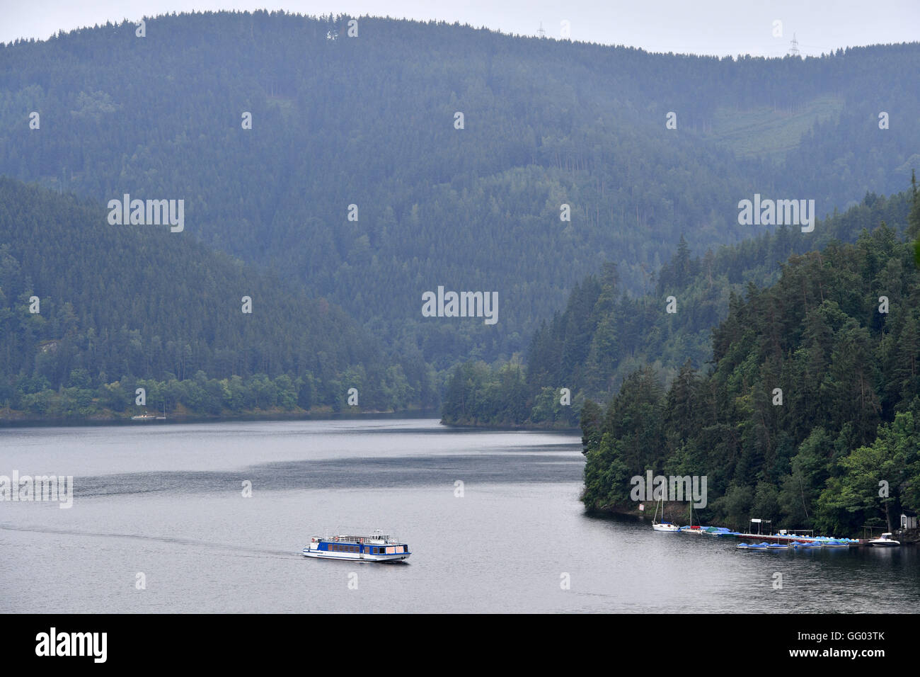 Hohenwarte, Germany. 02nd Aug, 2016. The passenger ship 'Hohenwarte' rides over Hohenwarte-Stausee lake in Hohenwarte, Germany, 02 August 2016. This is the fourth-largest dam in Germany. Photo: Martin Schutt/dpa/Alamy Live News Stock Photo