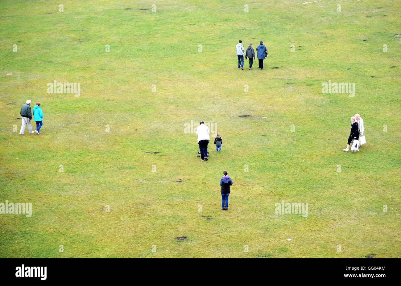 Plymouth, Devon, UK. 02nd Aug, 2016. People at Plymouth Hoe Credit:  Dorset Media Service/Alamy Live News Stock Photo
