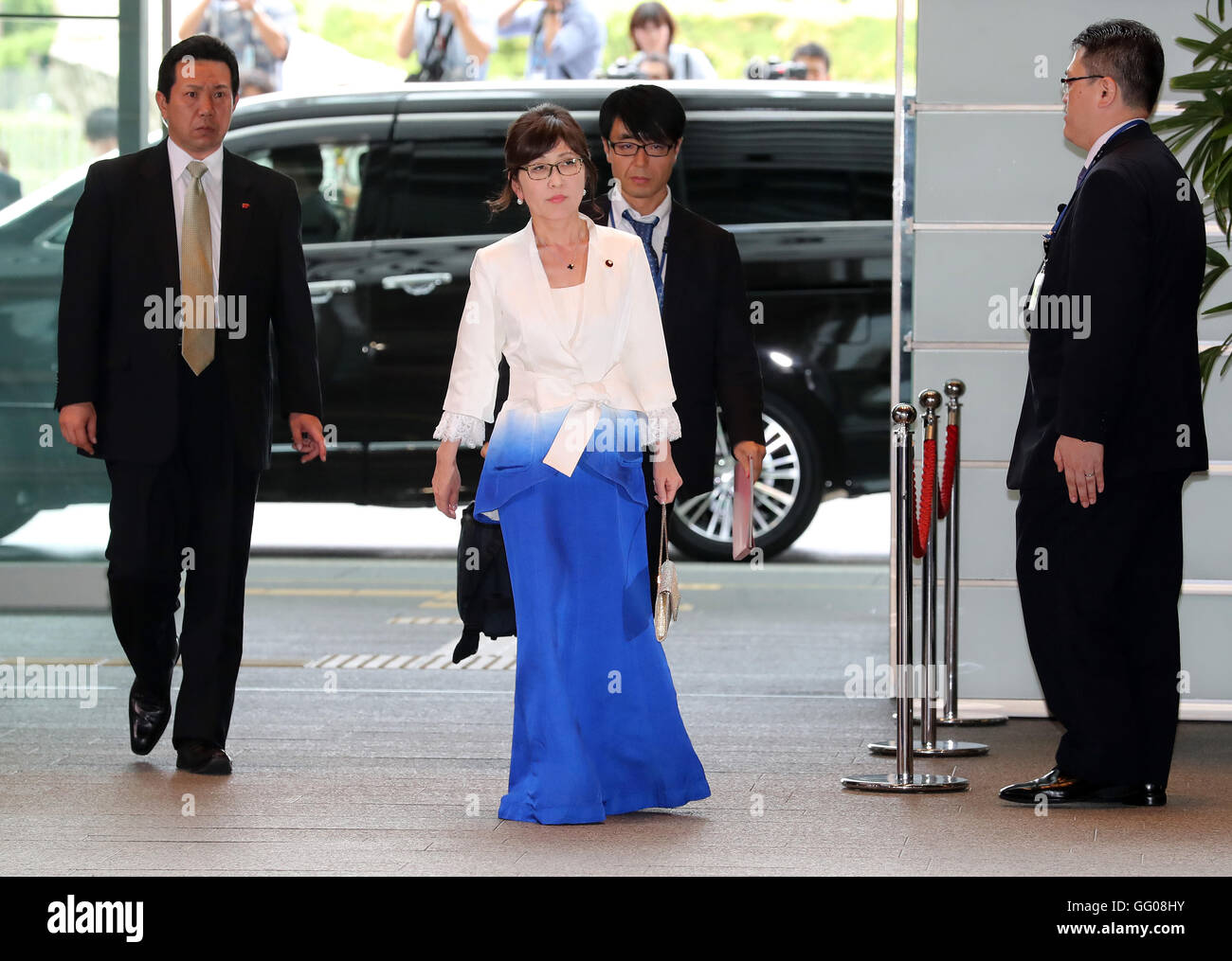 Tokyo, Japan. 3rd Aug, 2016. Newly appointed Japanese Defense Minister Tomomi Inada arrives at the prime minister's official residence in Tokyo for the inuguration ceremony at the Imperial Palace on Wednesday, August 3, 2016. Japanese Prime Minister Shinzo Abe reshuffled his cabinet members after the Upper House election. © Yoshio Tsunoda/AFLO/Alamy Live News Stock Photo