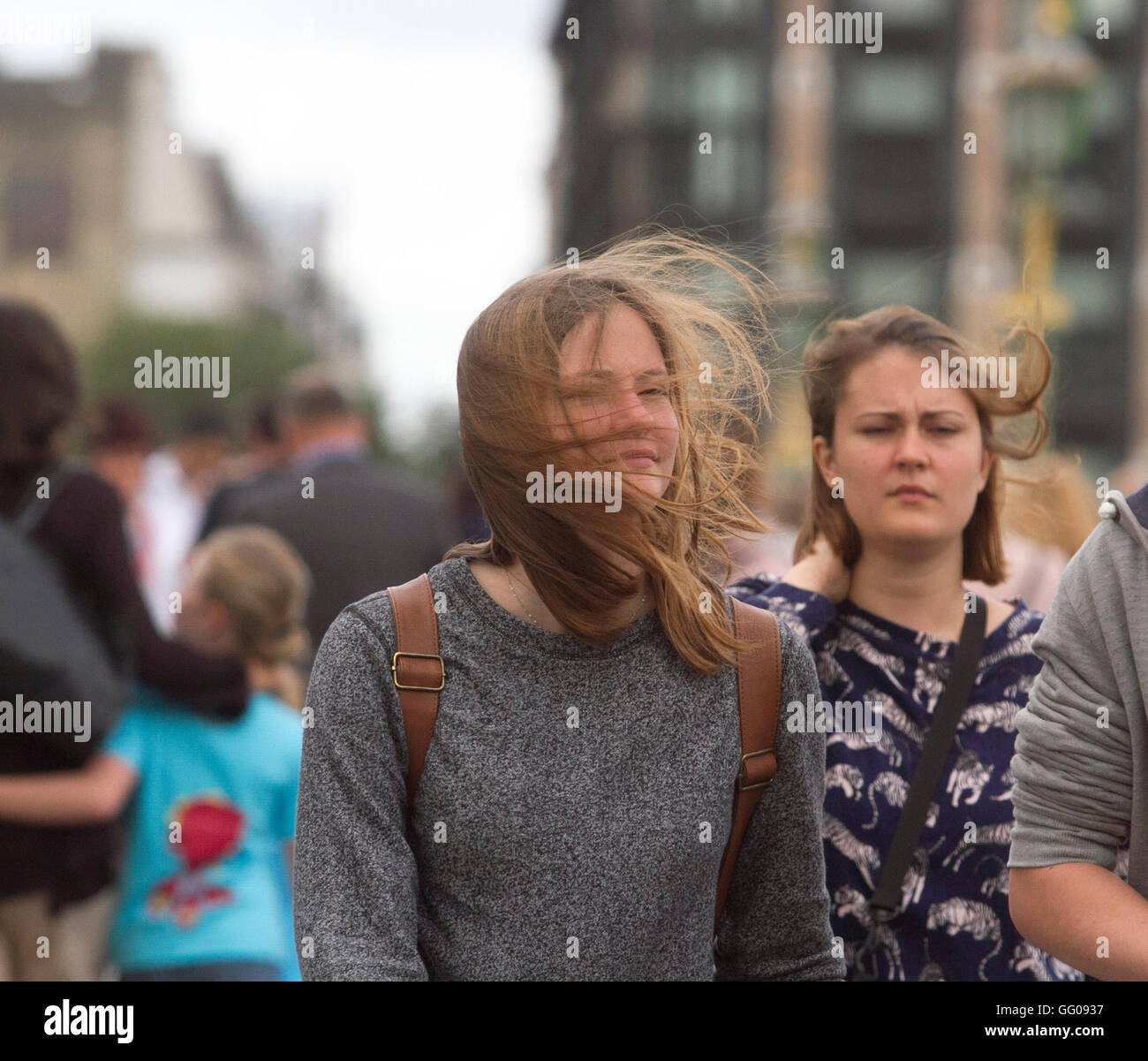 Windy day in london hi-res stock photography and images - Alamy