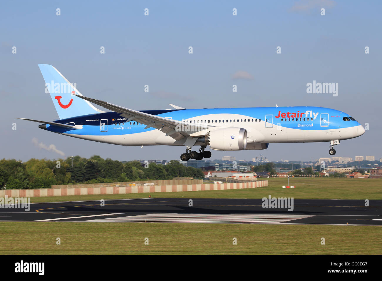 Brüssel/Belgia April12, 2014: TUI Airline Boeing 787 at Brüssel Airport. Stock Photo