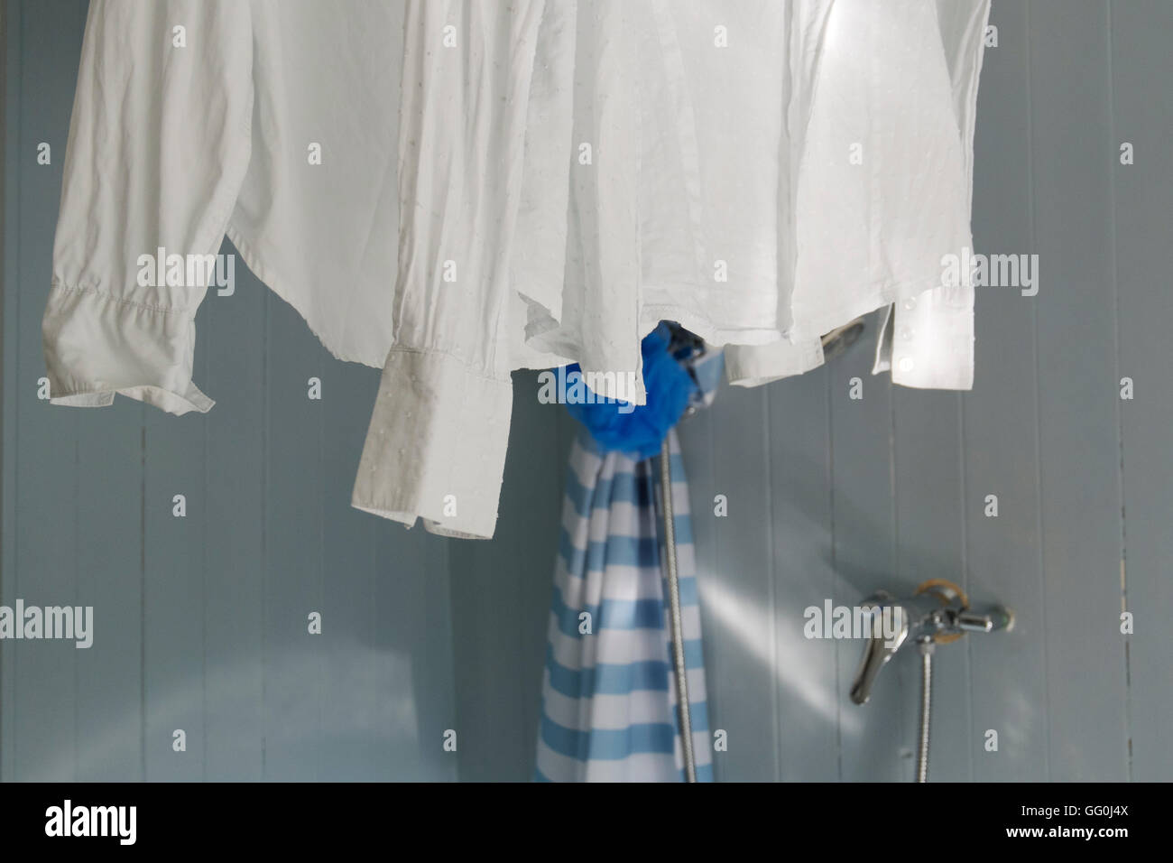 Drying clothes bathroom hires stock photography and images Alamy