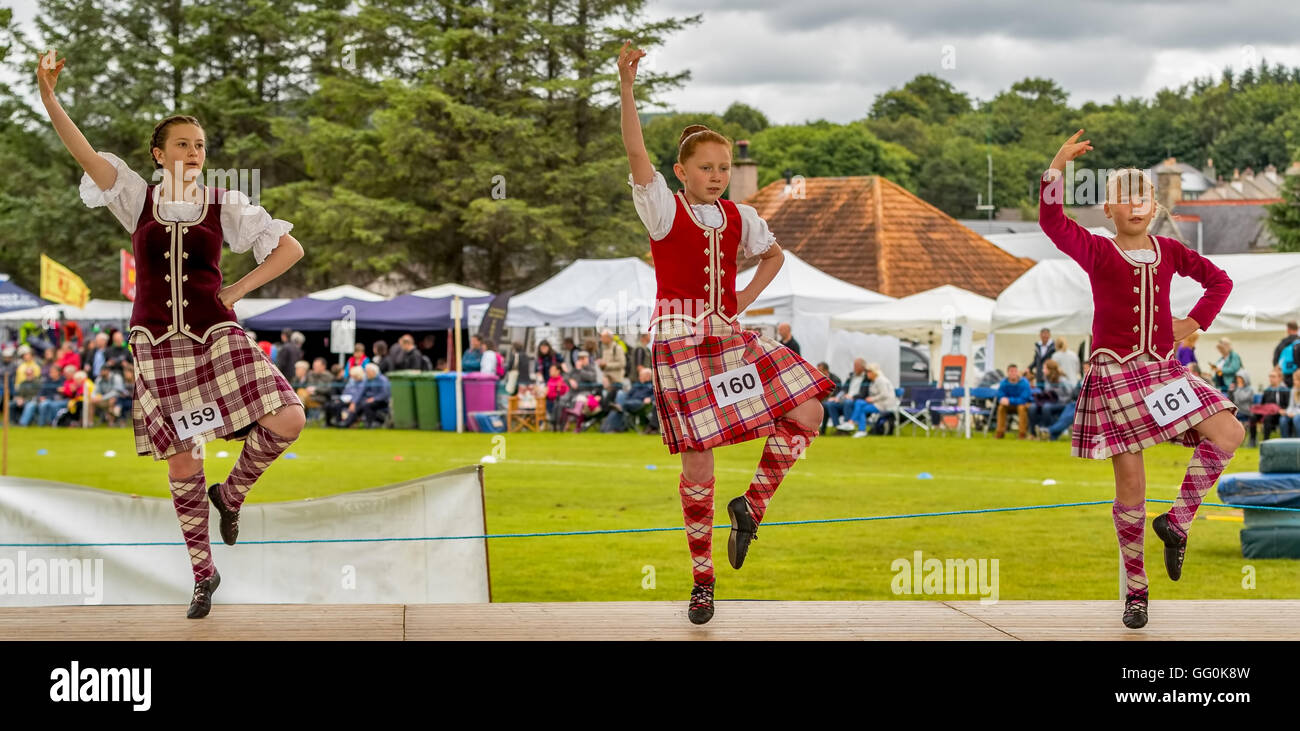 Girls Kilt Stock Photos & Girls Kilt Stock Images - Alamy