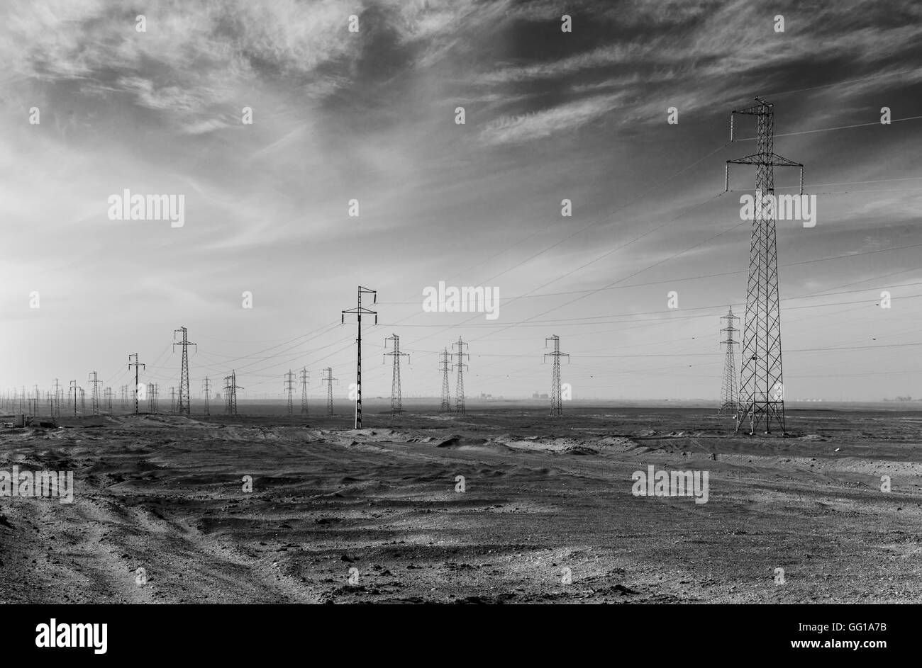 Piloncs Electricity pylon pylons mountain hi-res stock photography and images ...