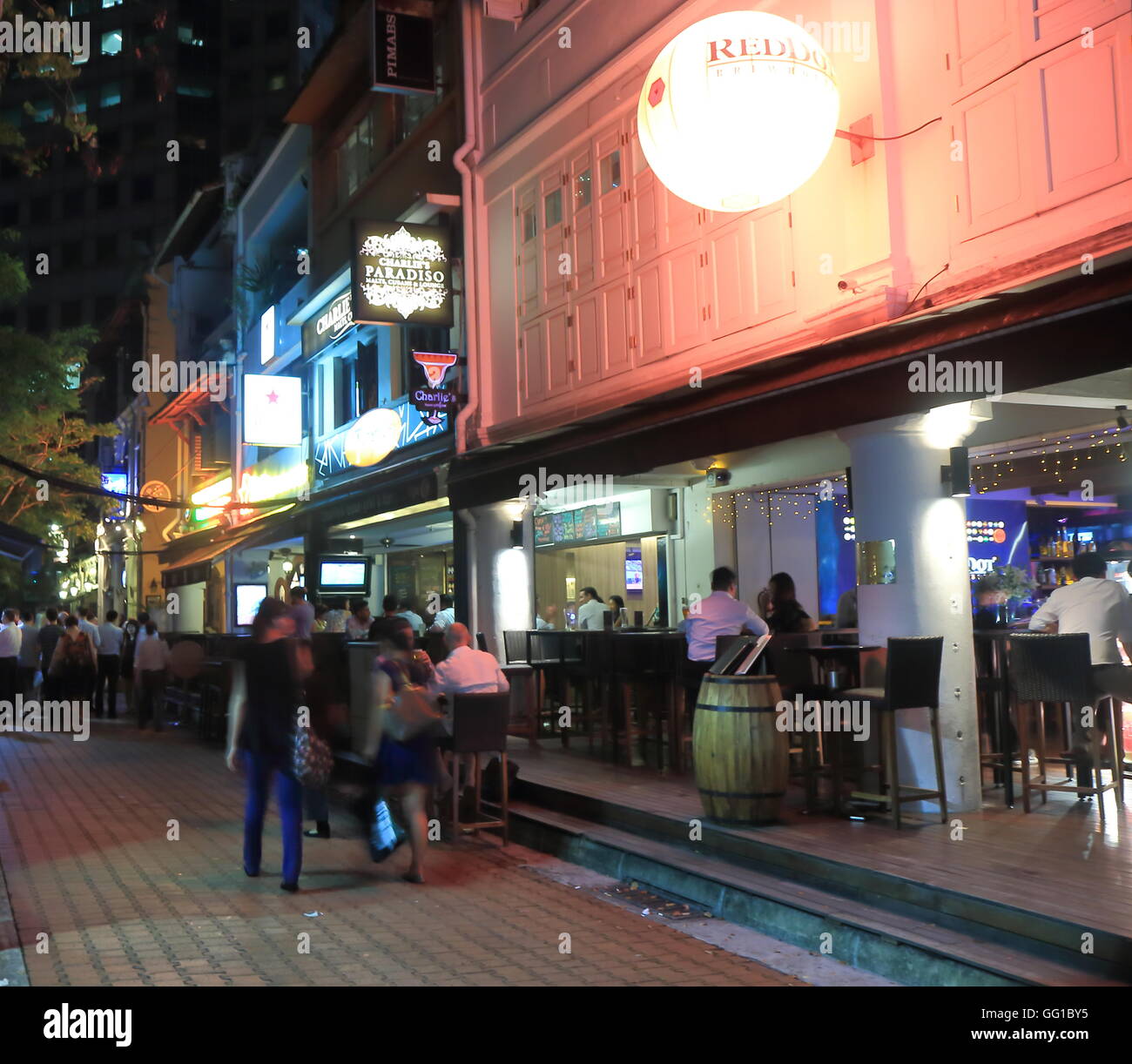 People dine in Boat Quay in Singapore Stock Photo Alamy