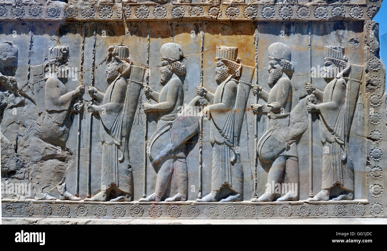 5718. Persepolis, King Darius’ palace, c. 6-5th. C. BC. Wall carving depicting the Royal Guard Stock Photo