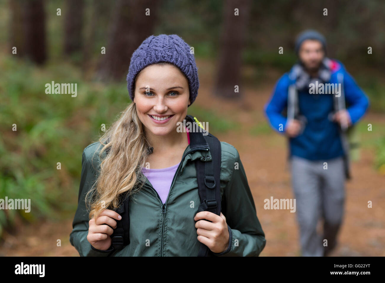 Beautiful woman hiking hi-res stock photography and images - Alamy