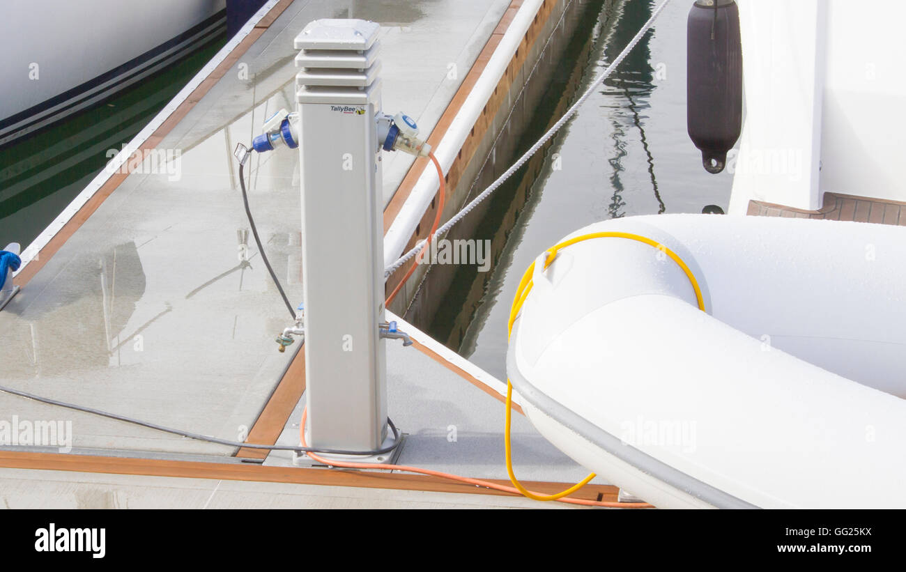 Marina power supply hires stock photography and images Alamy