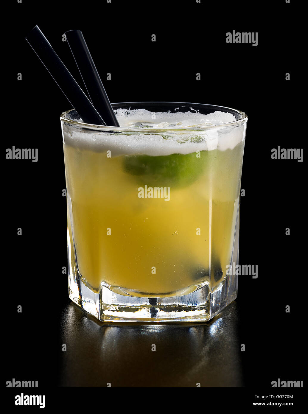 Glass grapefruit ice cubes hires stock photography and images Alamy