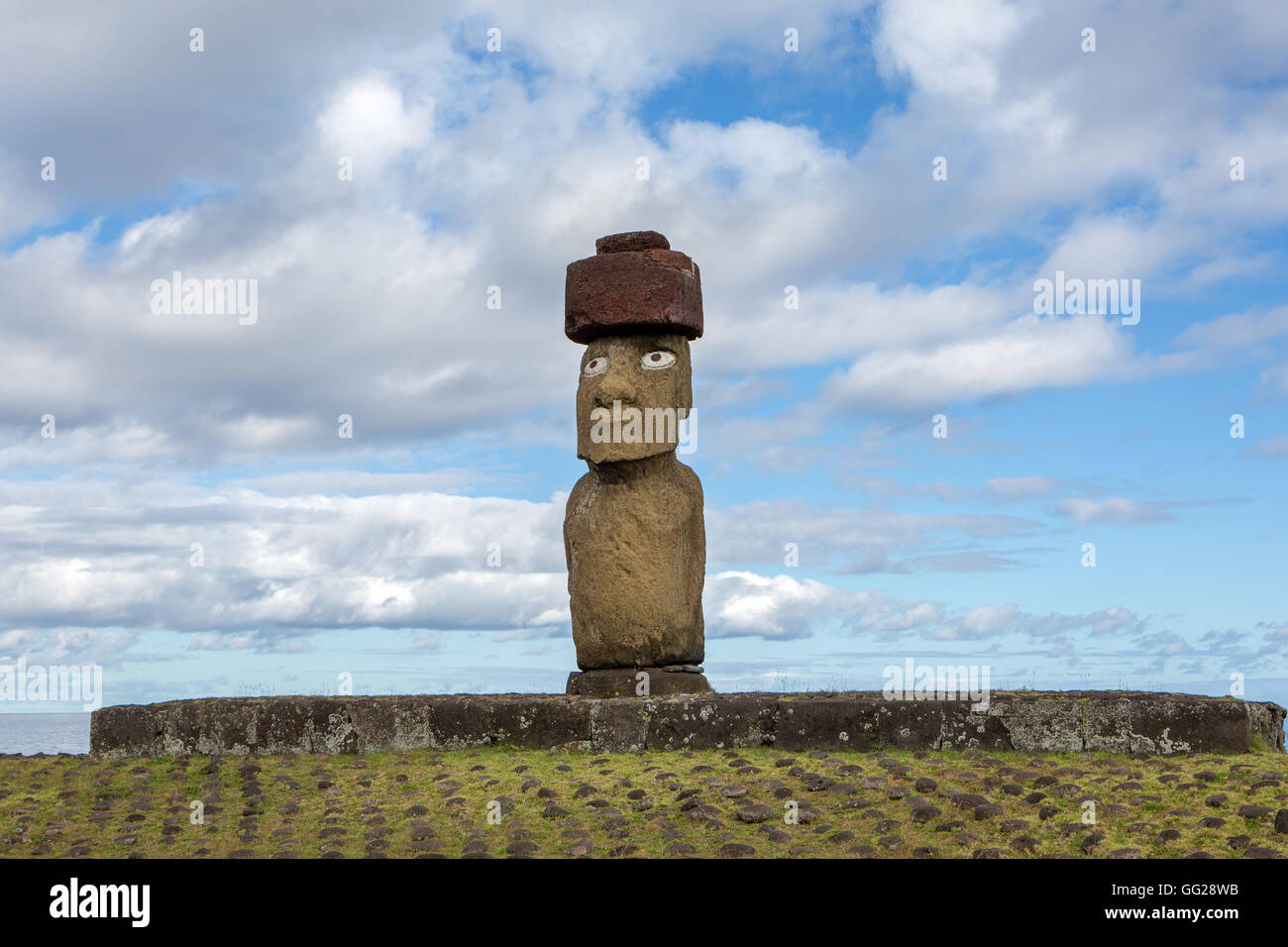 Moai statue eyes hires stock photography and images Alamy