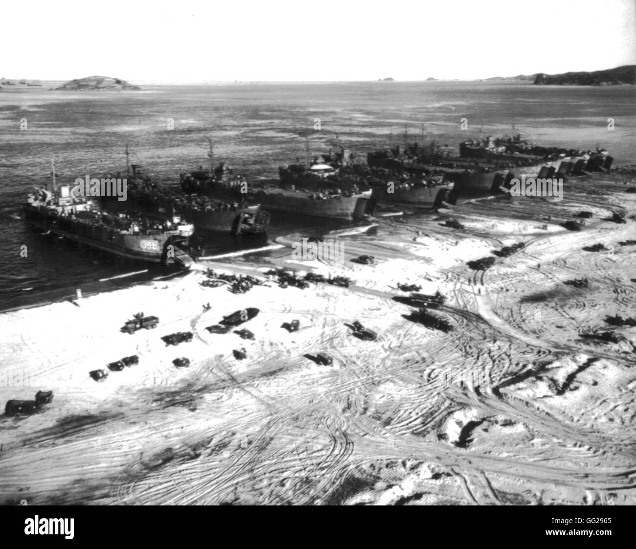 Wousan Harbor. Ships of the 7th American fleet. November 4, 1950 Korean war National Archives - Washington Stock Photo