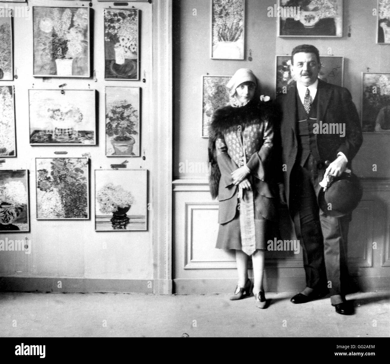 Anna de Noailles with president Edouard Herriot in front of the pastel paintings of her exhibition 1927 France Paris. National library Stock Photo