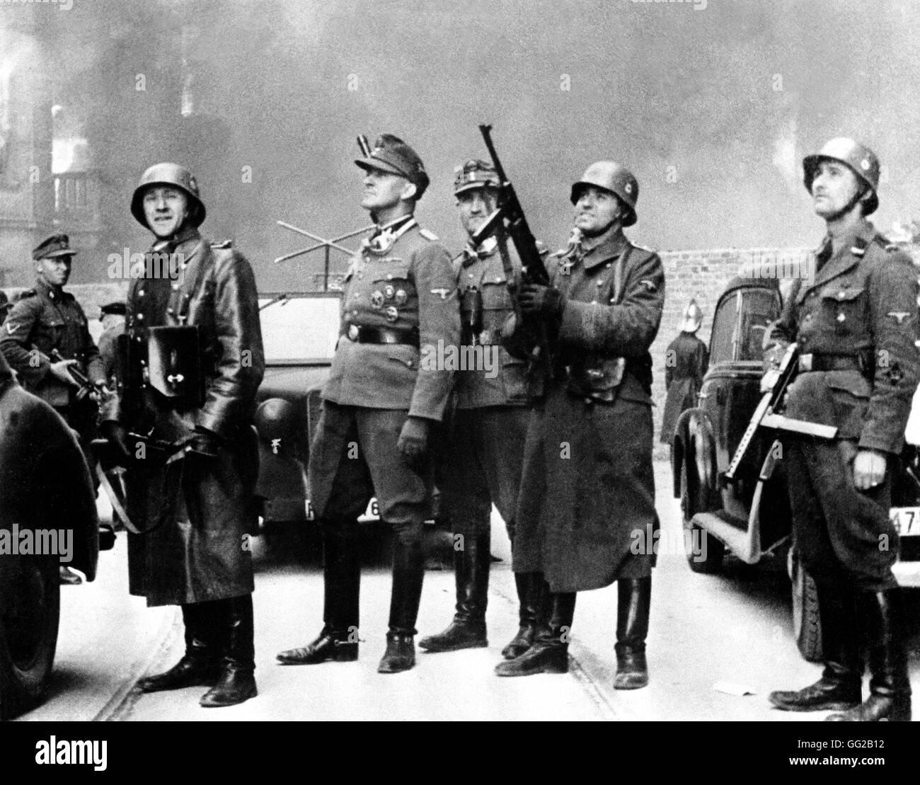 Warsaw ghetto: SS Major General Jürgen Stroop with his troops 20th century Poland, Second World War war Centre de documentation juive Stock Photo
