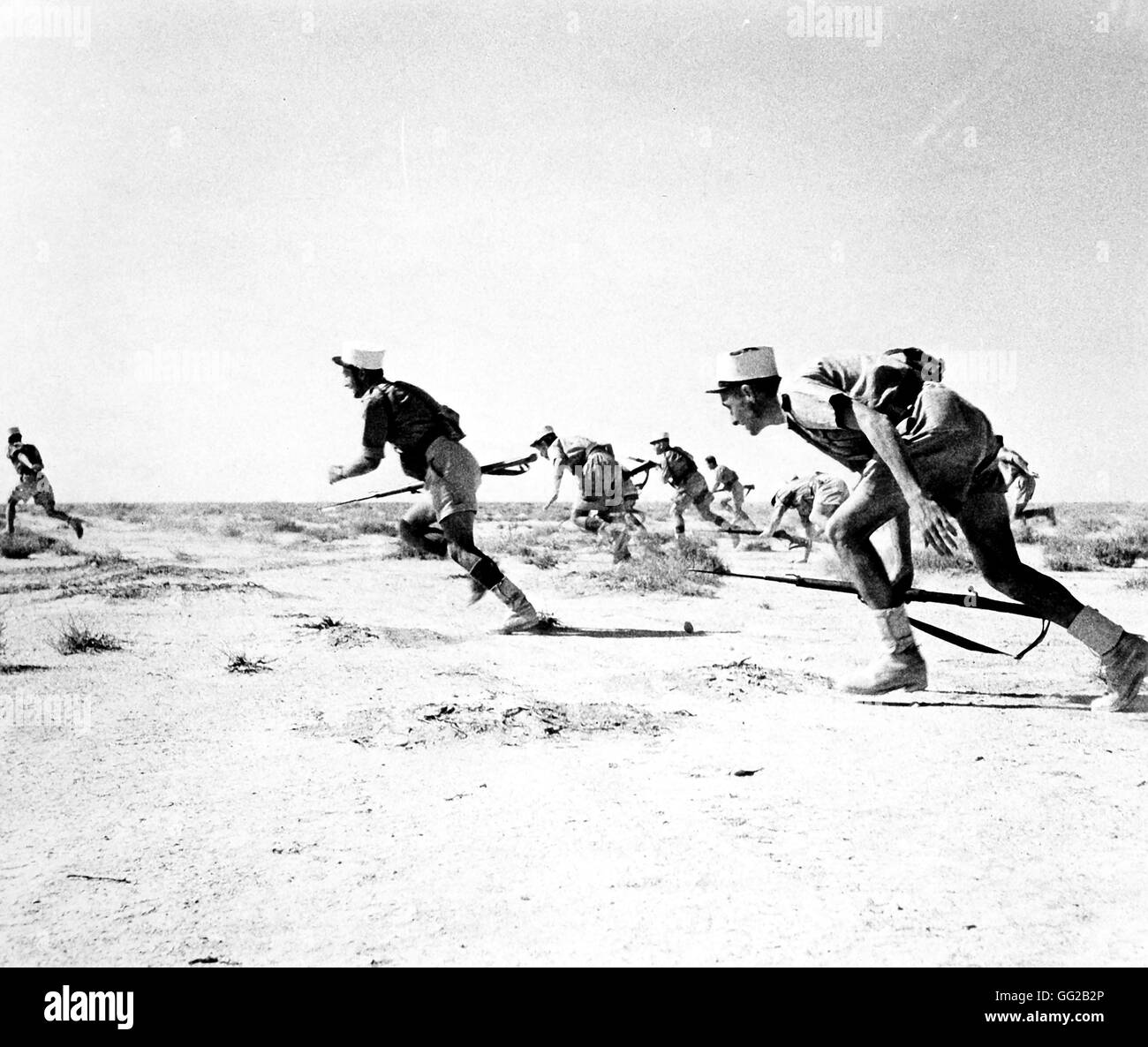 First fights in Bir Hakeim.  Legionaries of the French Free Forces (F.F.L.) in Bir Hakeim.  May 27-June 11 1942 Libya - World War II Stock Photo