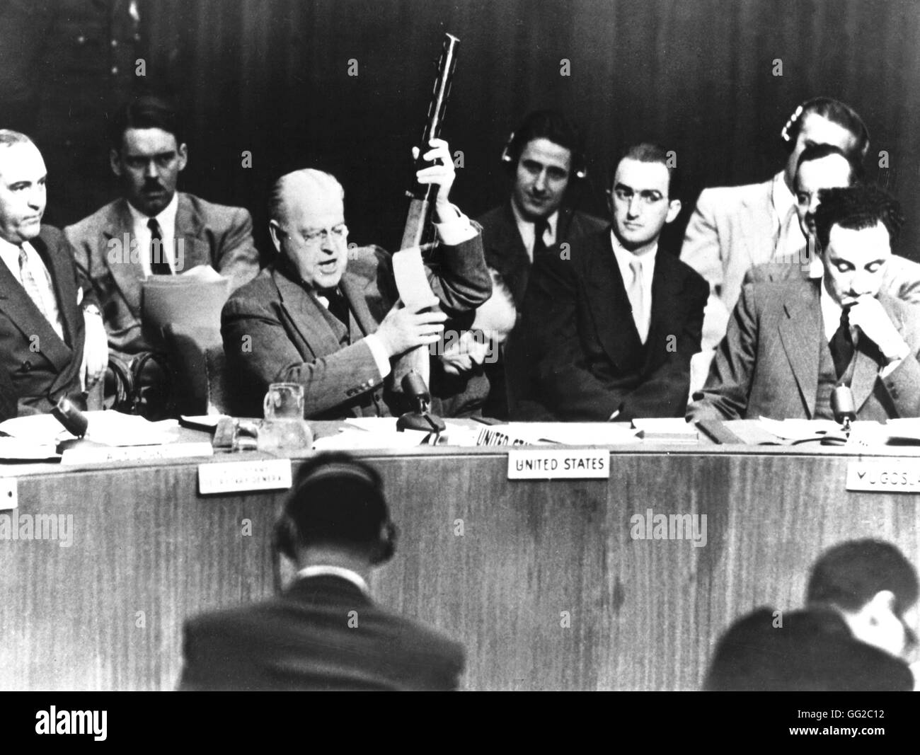 Captured enemy arms hires stock photography and images Alamy