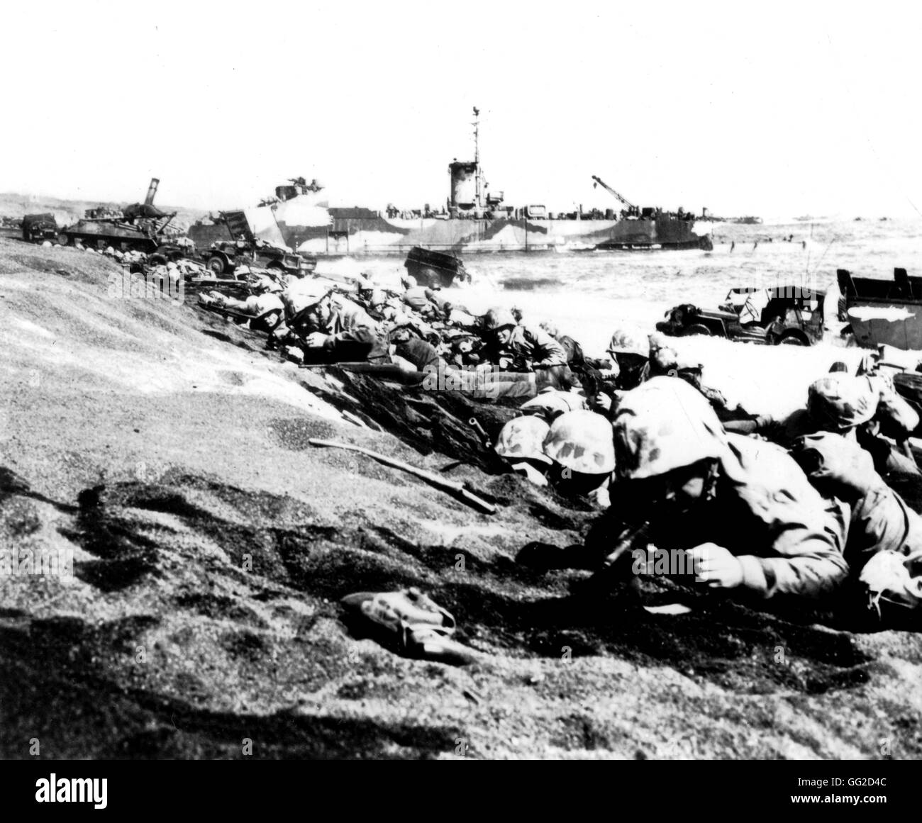 The Pacific War: American Marines from the 4th division landing on the beach of the volcanic island of Iwo-Jima February 1945 Japan - World War II National archives. Washington Stock Photo