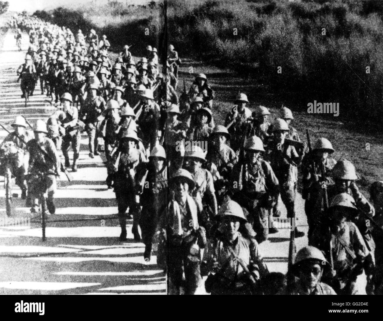 The Pacific War: Japanese infantry in Manila December 1941 Japan - World War II Narional archives. Washington Stock Photo