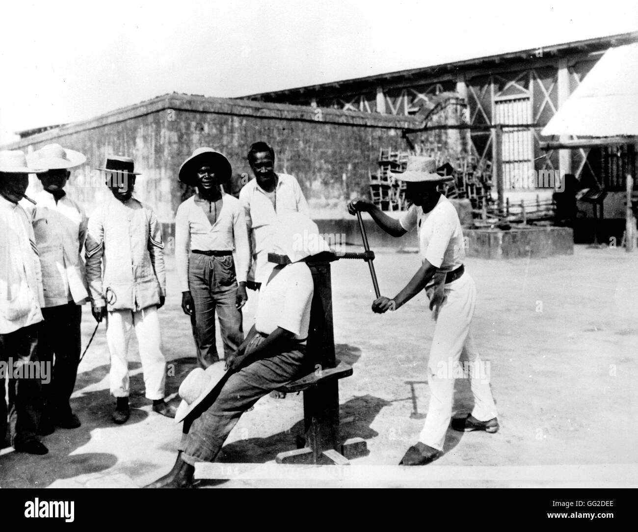 The garotte torture: Capital punishment in the prison of Bilidid in the Philippines End of 19th century United States - Hispano-American war Stock Photo