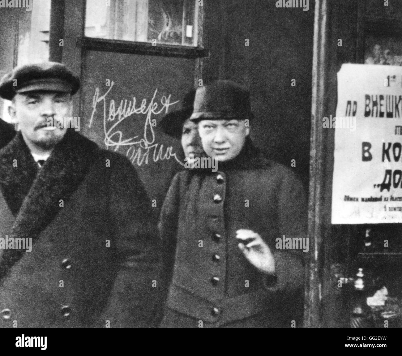 Moscow. Lenin and N.K. Kroupskya leaving the Trade Unions' House after the first All-Russia Congress on education May 6, 1919 U.S.S.R. Stock Photo