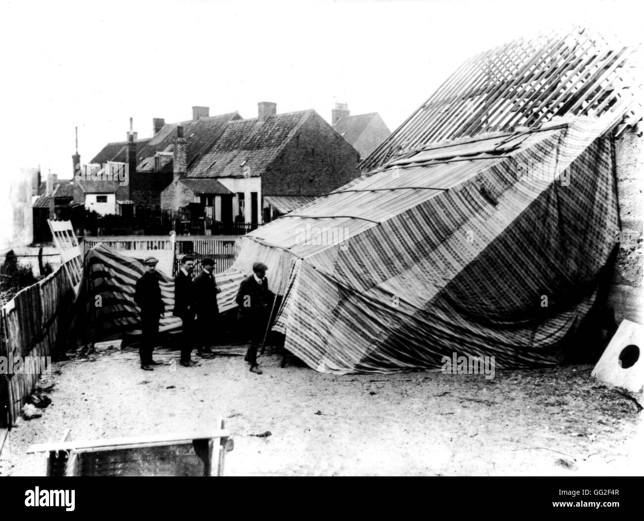 Blériot crossing the English Channel July 25, 1909 France Paris. Bibliothèque Nationale Stock Photo