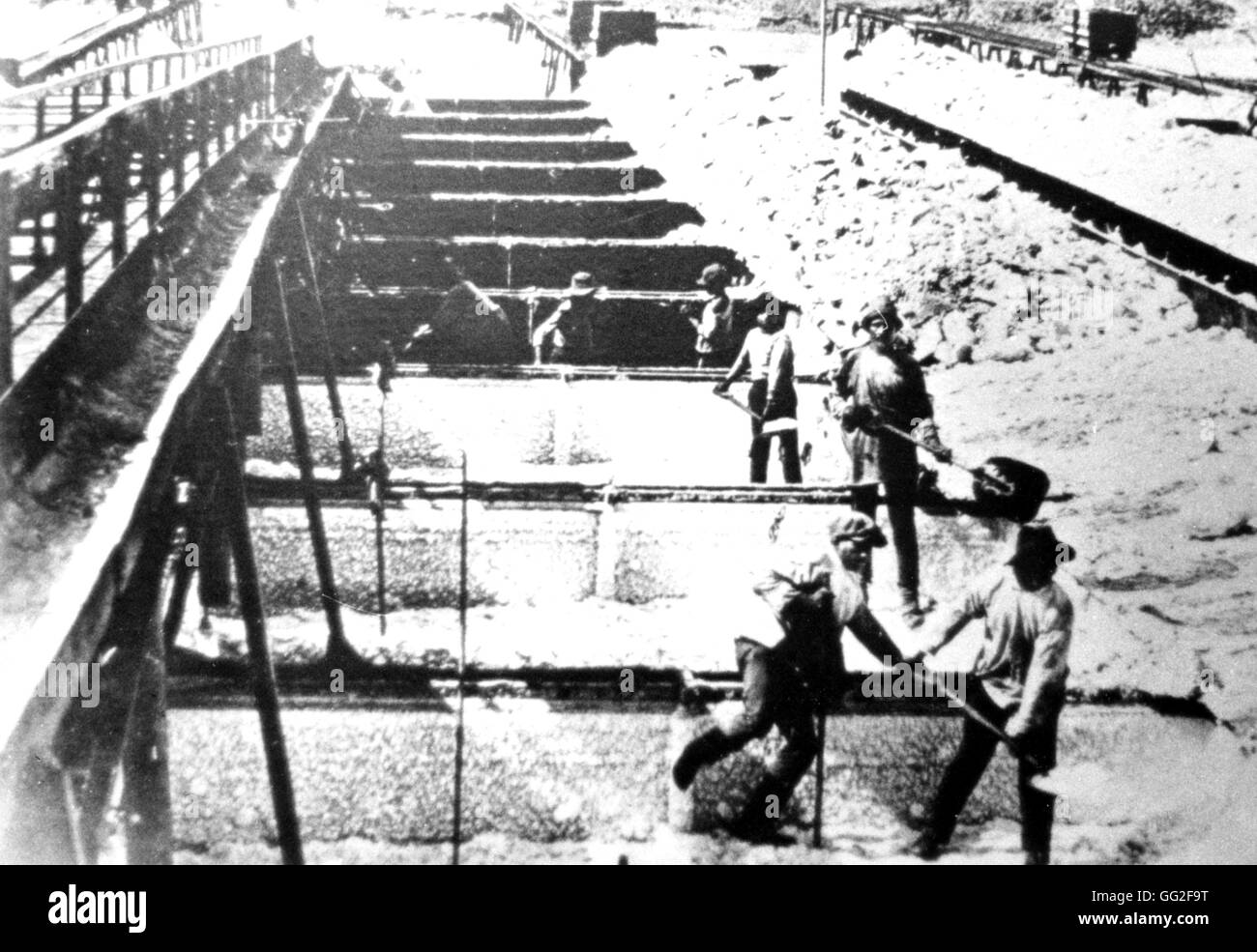 Work in the nitrate mines Chile, early 20th century Stock Photo