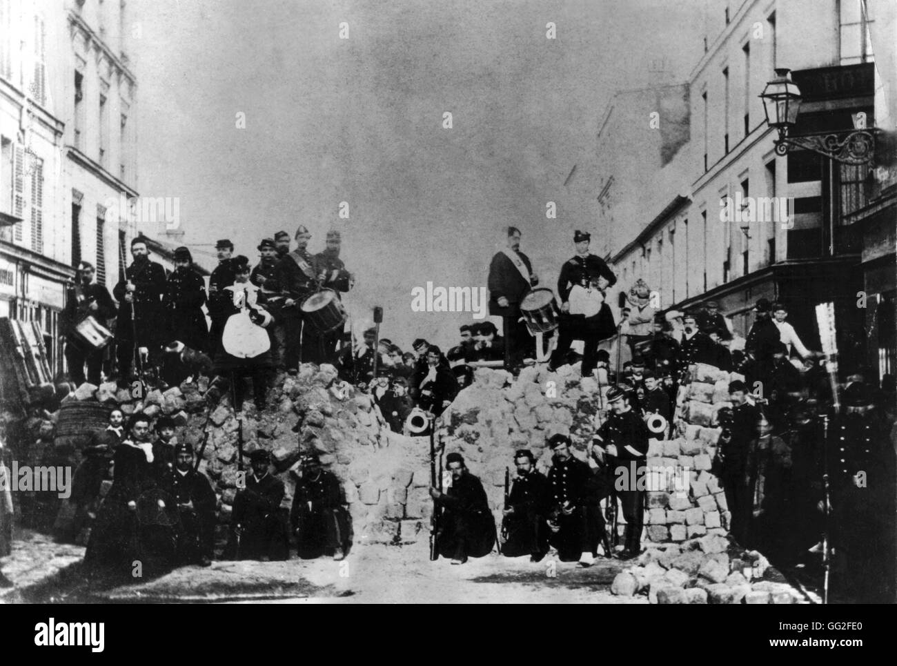The Paris Commune - barricade in the rue de Charonne - 1871 France Coll. Jacques Chevallier Stock Photo