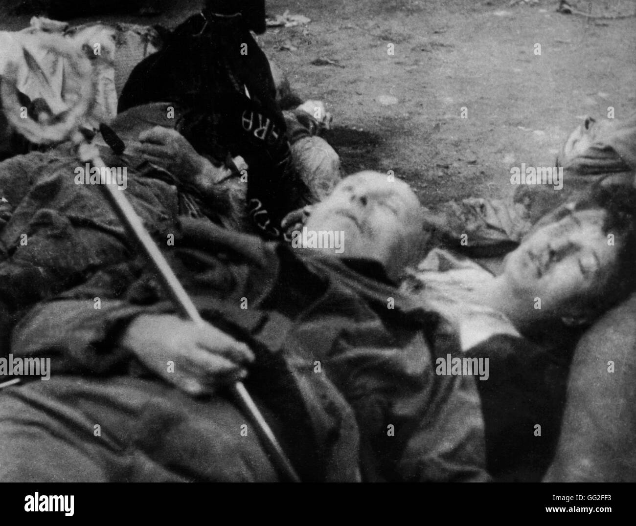 Milano. Piazza Loretto. The bodies of Benito Mussolini and his mistress Petacci April 28, 1945 Italy Washington. National Archives Stock Photo