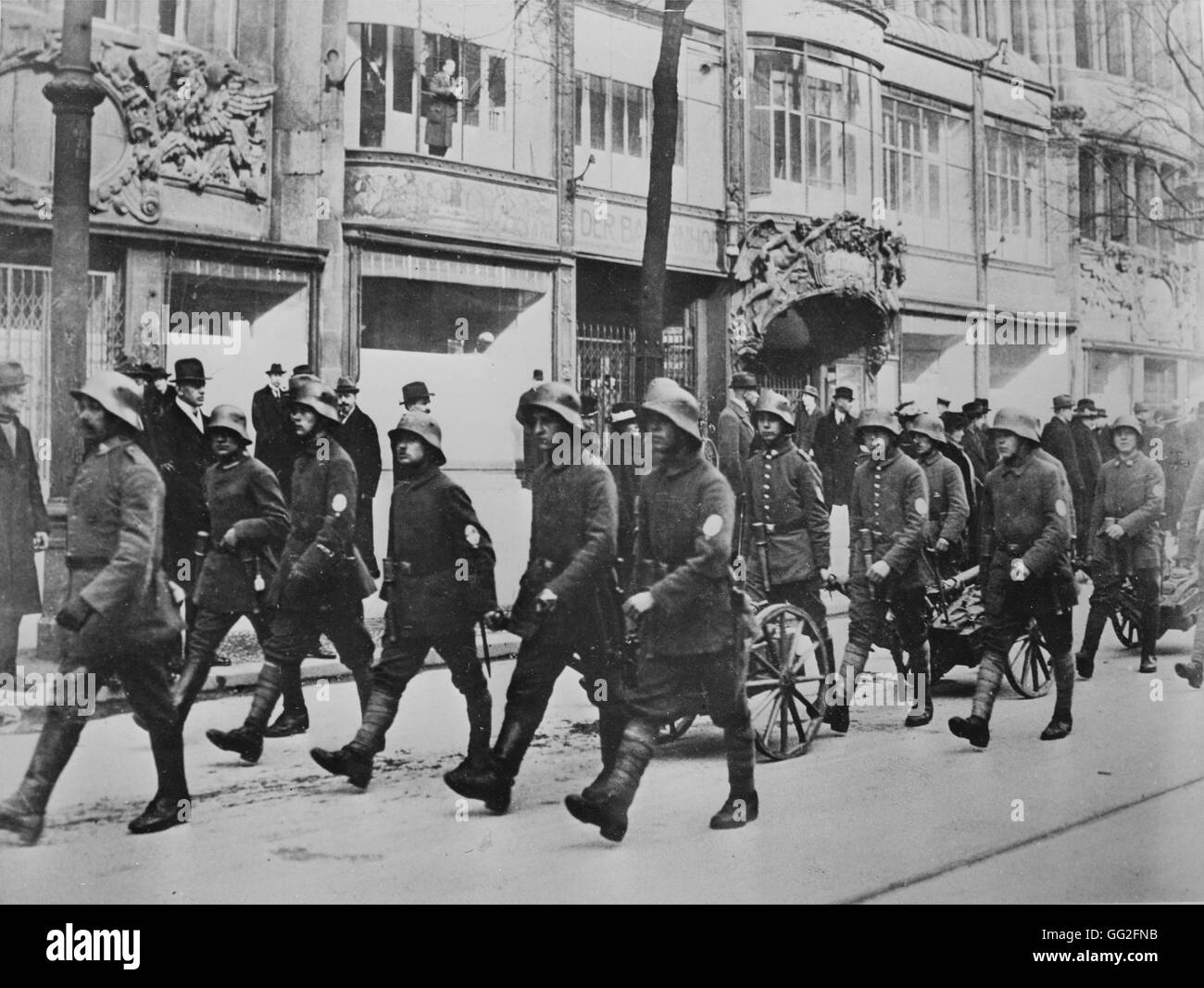 First World War Defection of German marines in Berlin a few days before the November armistice in 1918. The crews of the battleships at Hambourg and Kiel refused to obey their leaders. Civilians and the territorial army joined them. This revolt marked the Stock Photo