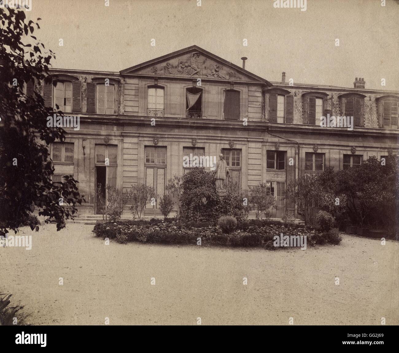 Eugène Atget Former hunting lodge (Jagdschloss) located 7 rue de Landy in Clichy-la-Garenne c.1900 Albumen print after glass-plate negative (17 x 21.7 cm) Private collection Stock Photo