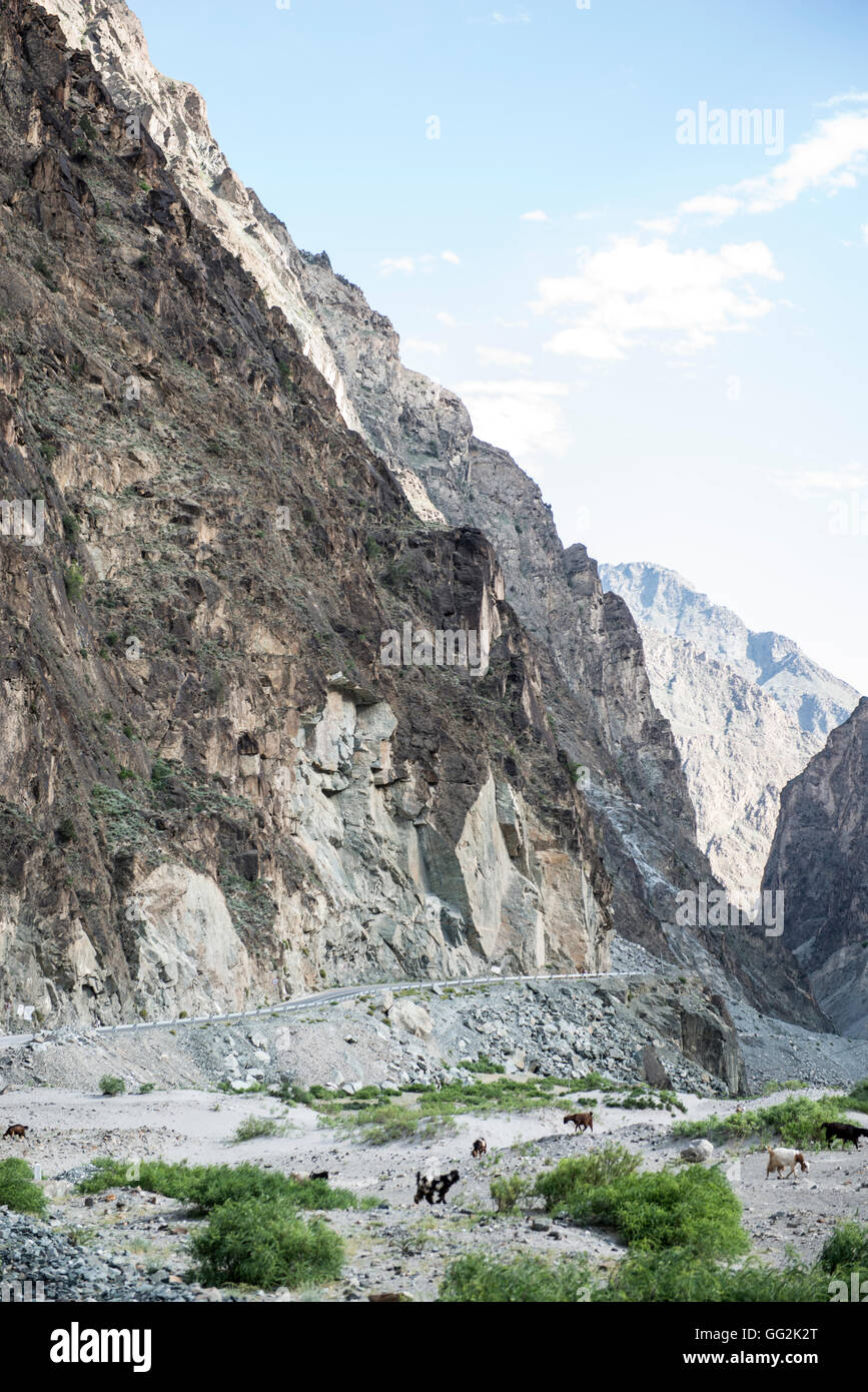 Mountain road along Shandur Pass, northern Pakistan Stock Photo