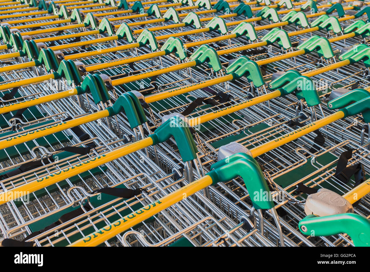Aldi trolleys hires stock photography and images Alamy