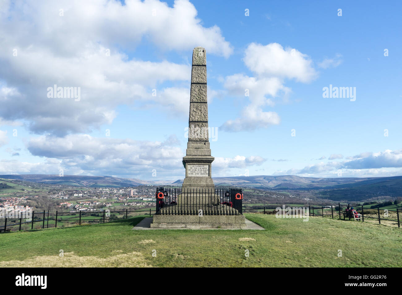 Cenotaph Werneth Low Country Park.Built in tribute to the 710 local men who died in WW1, unveild 25th June 1921 Stock Photo