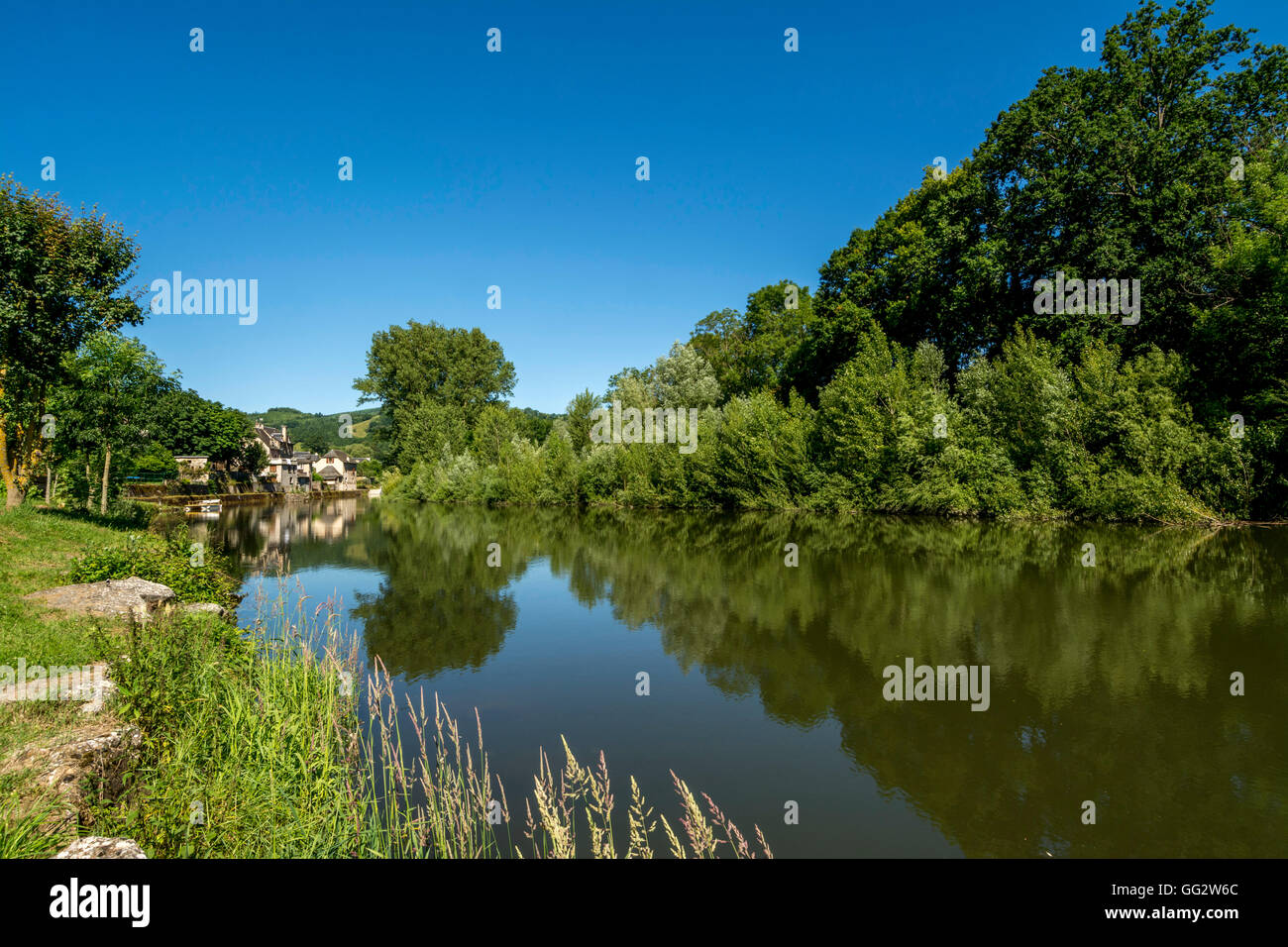 Sainte Eulalie d'Olt on river Lot, Aveyron, LanguedocRoussillonMidi