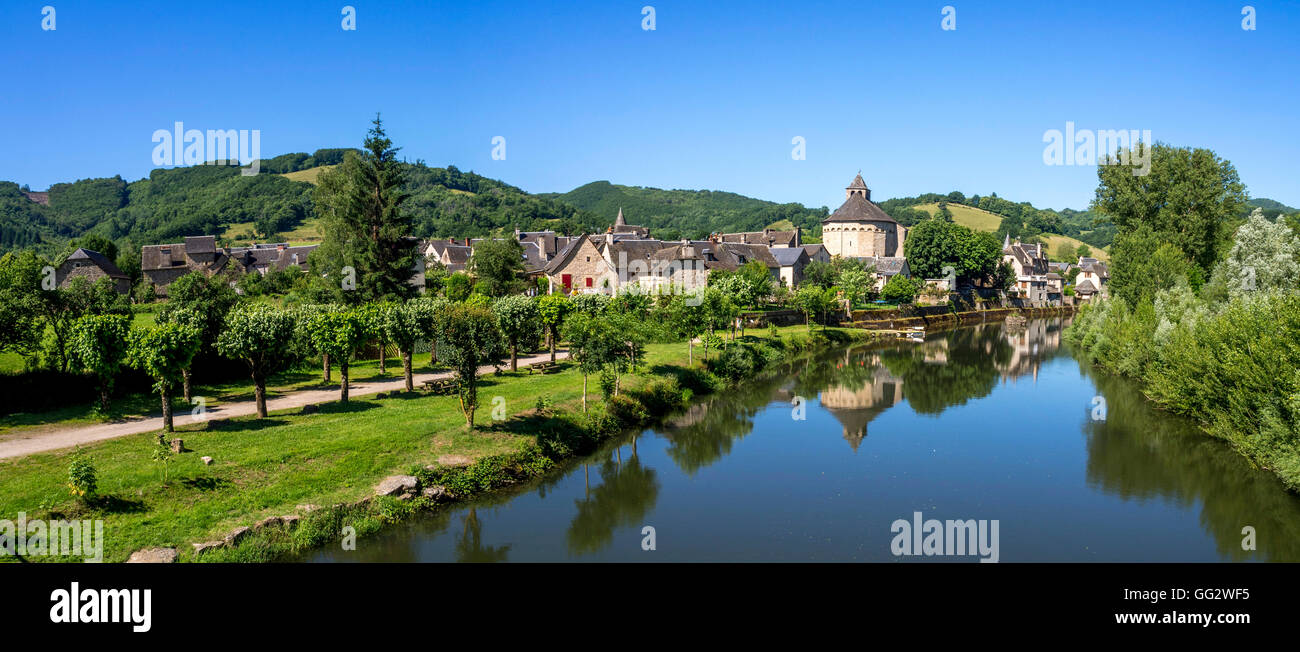 Sainte Eulalie d'Olt on river Lot, labelled Les Plus Beaux Villages de