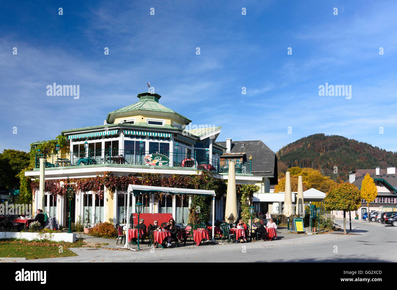 Sankt Gilgen: Cafe at lake Wolfgangsee, Austria, Salzburg, Salzkammergut Stock Photo