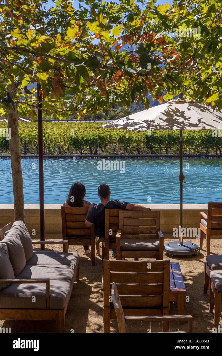 People, tourists, wine tasting, outdoor wine tasting, outdoor tasting