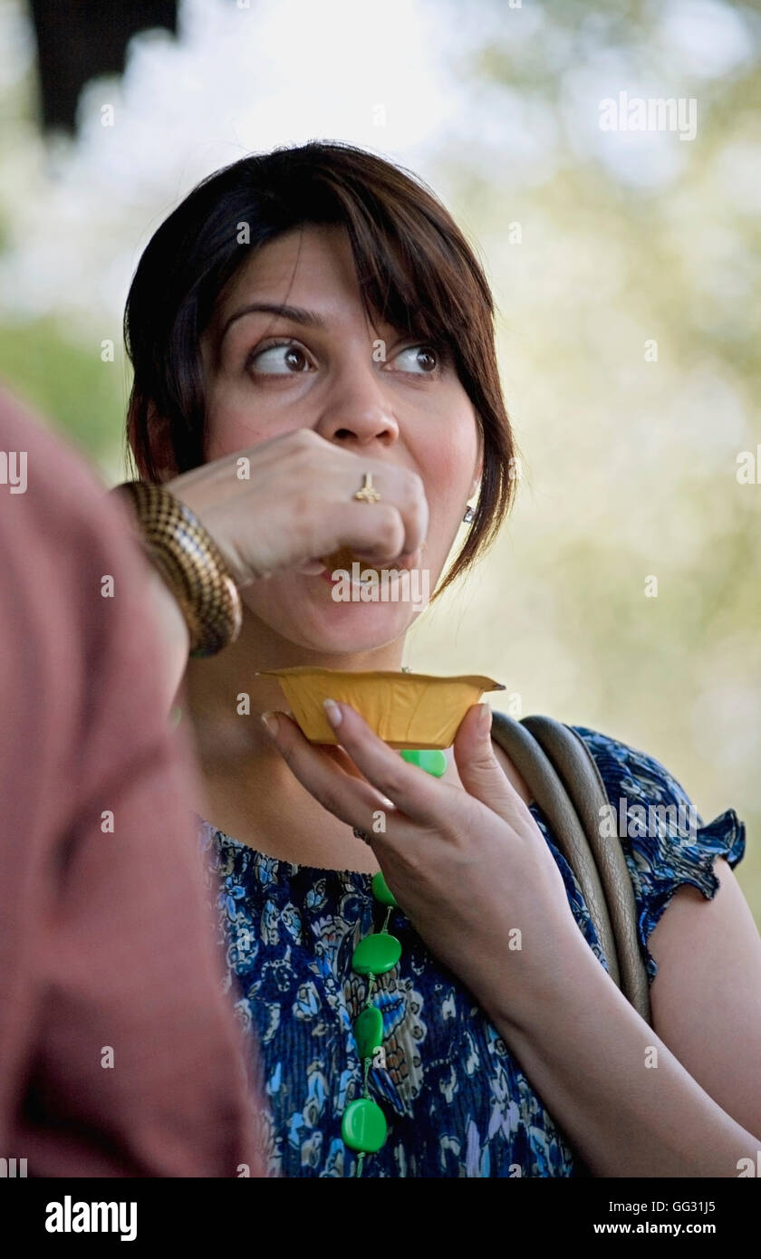 Gol gappa hi-res stock photography and images - Alamy