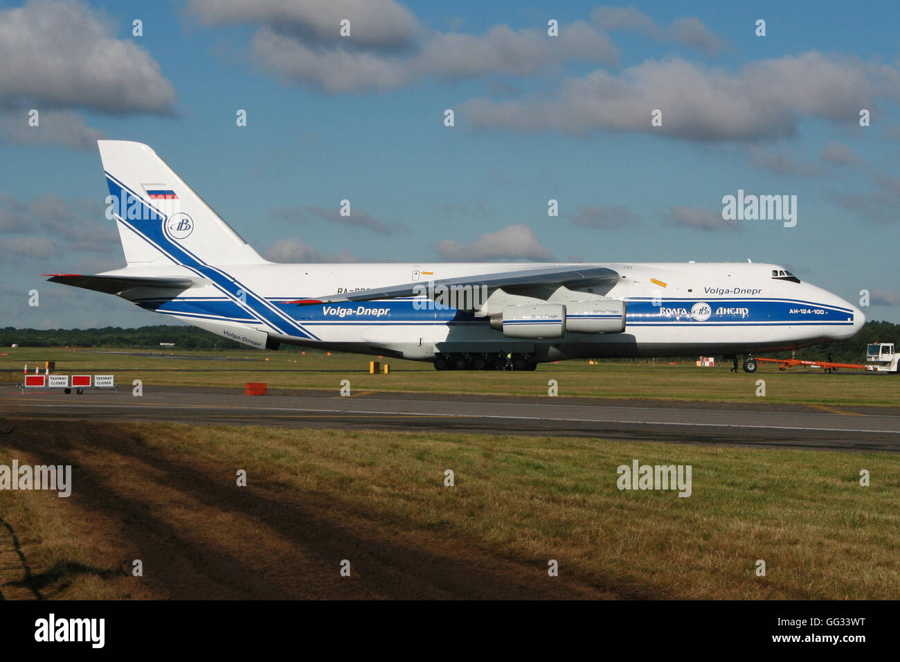 VOLGA DNEPR ANTONOV AN 124 Stock Photo Alamy