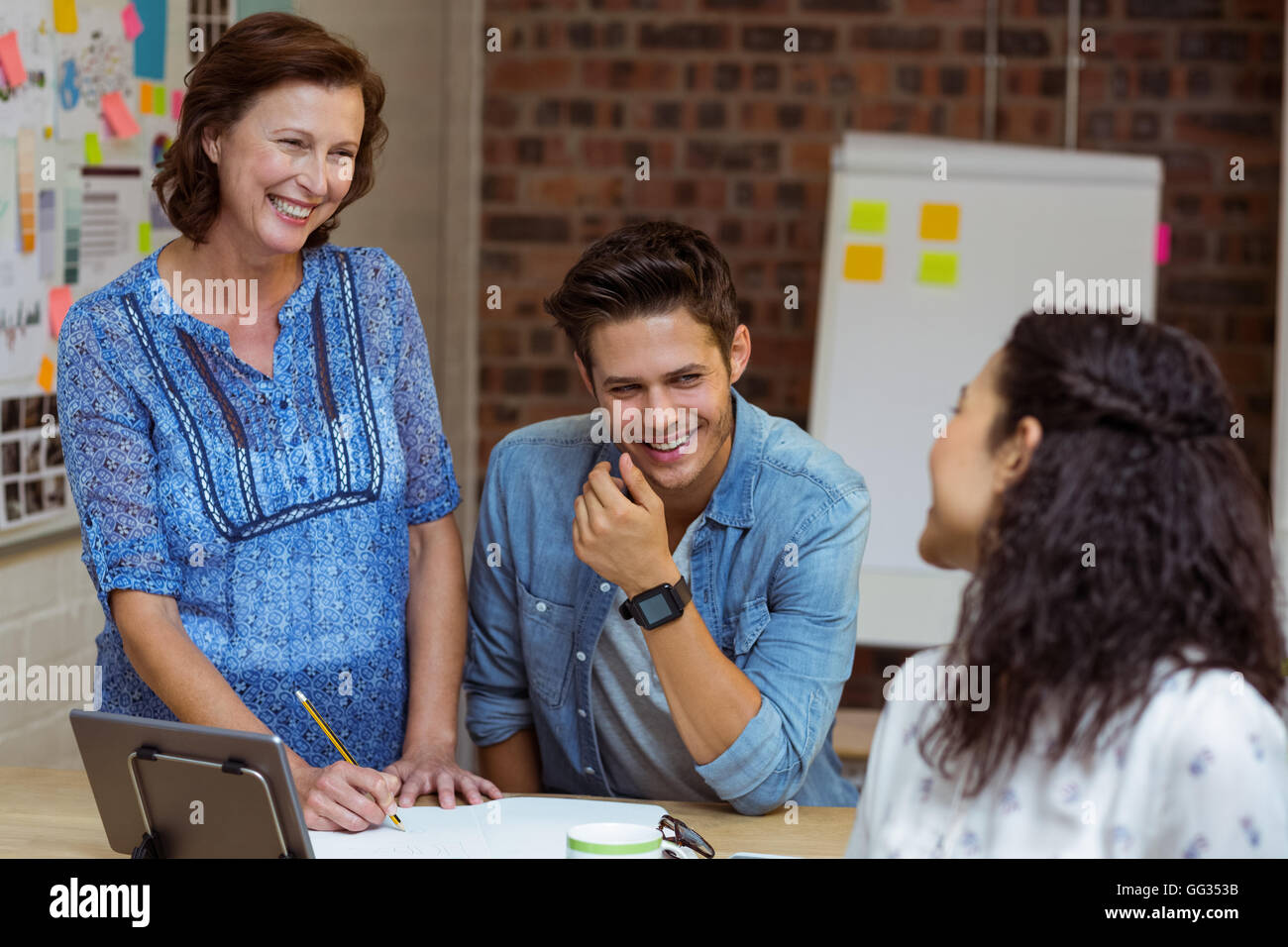 Stand office people hi-res stock photography and images - Alamy