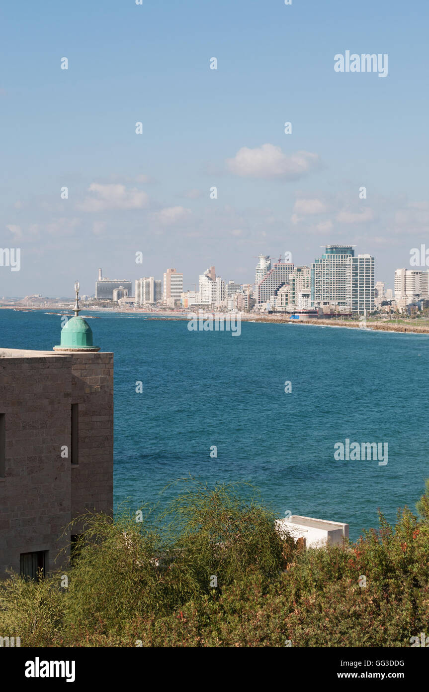 Israel, Middle East: the skyline and the shoreline of the beaches of Tel Aviv seen from the top of the hill on which the Old City of Jaffa is perched Stock Photo