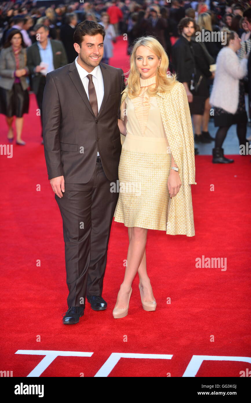 celebritys on the red carpet Stock Photo - Alamy