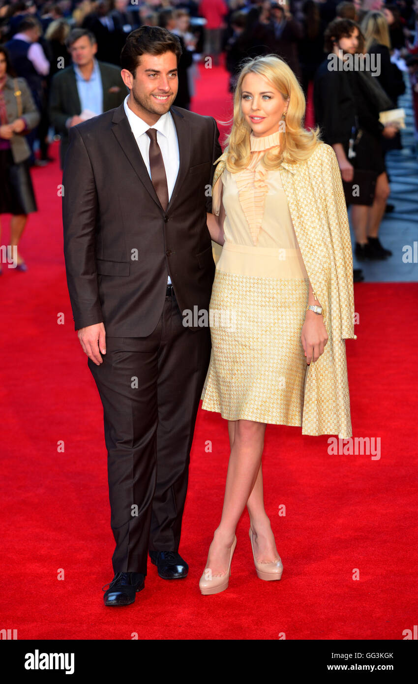 celebritys on the red carpet Stock Photo - Alamy