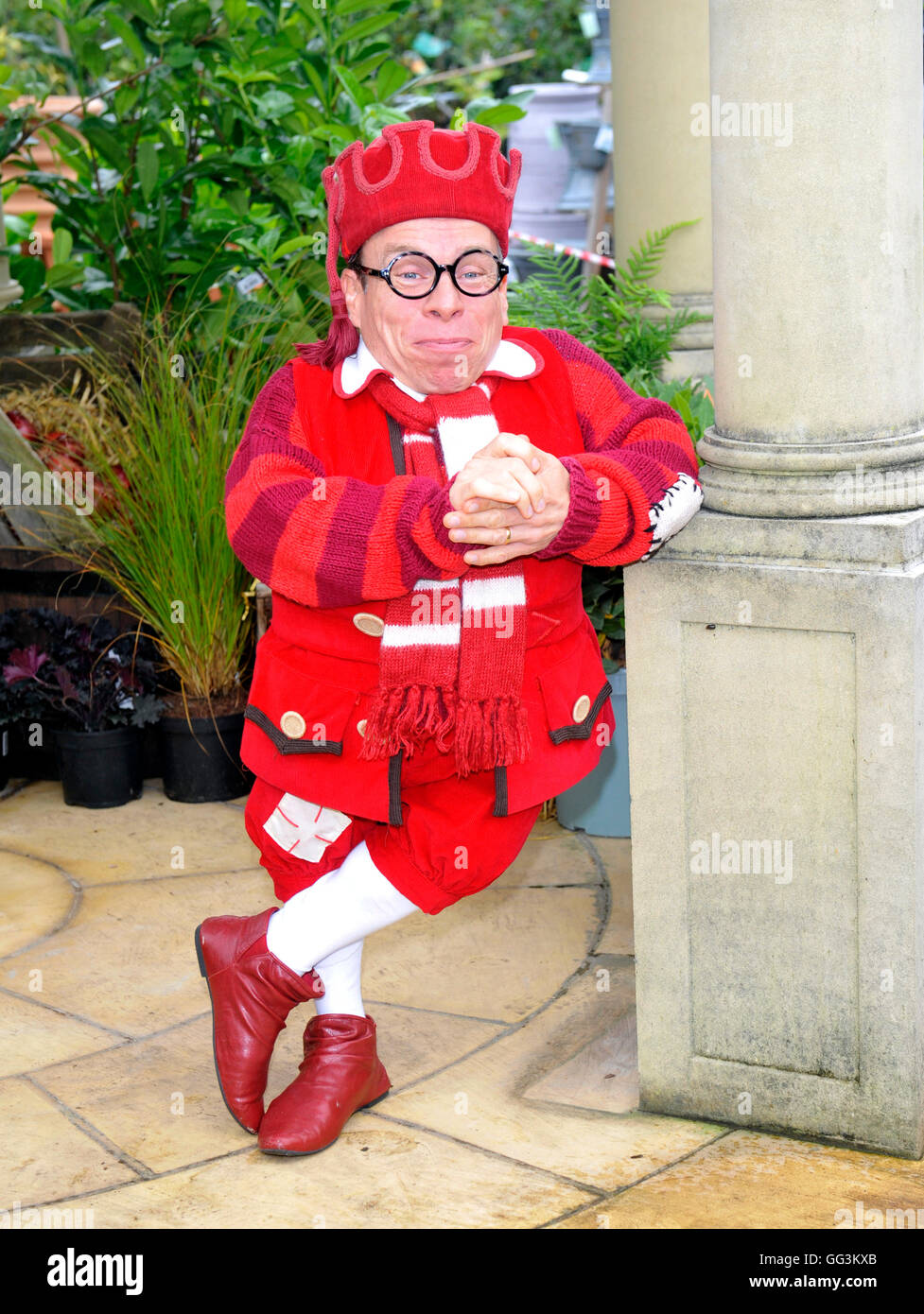 Snow White And The Seven Dwarfs Warwick Davis High Resolution Stock